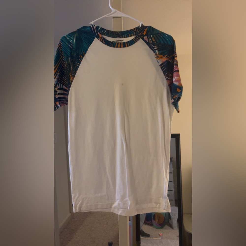Floral T-shirt. Size small.